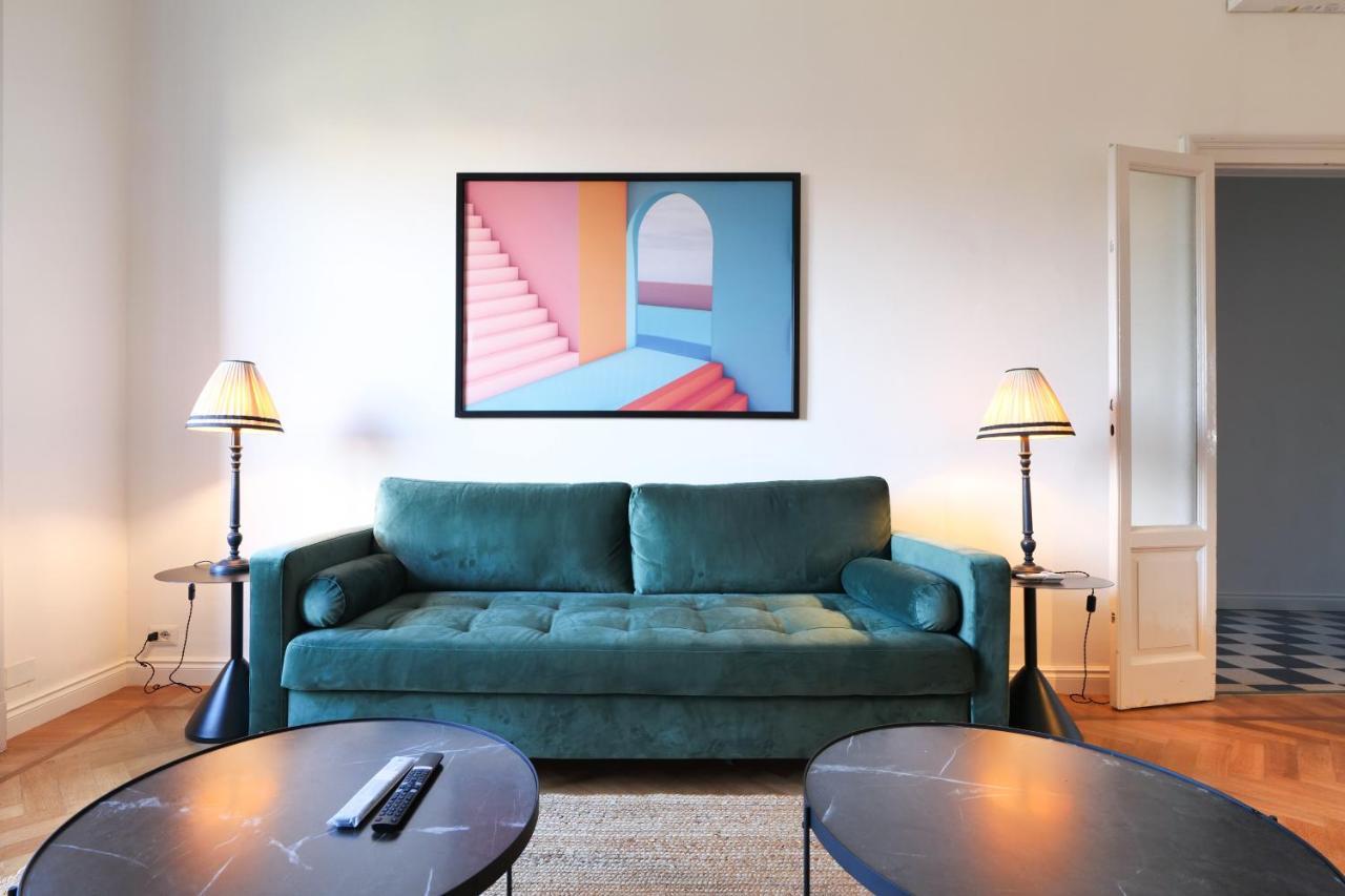 Adelaide Elegant Apartments Milan Bagian luar foto